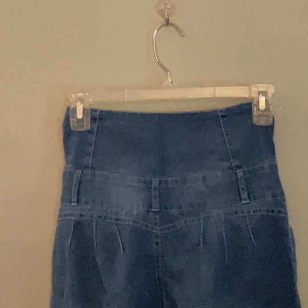 Hi Rise Jeans - Picture 4 of 5